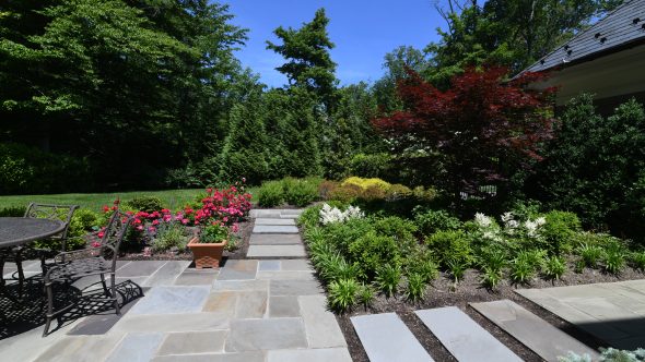 Ingelwood Custom Stone Patio and Plantings